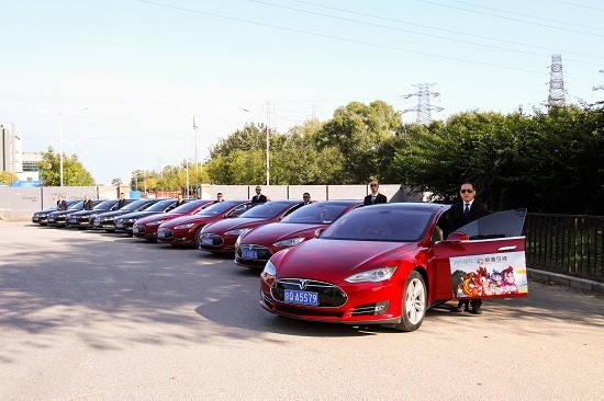 《歪眼猴》手游牵手AA租车 特斯拉夺宝专车席卷