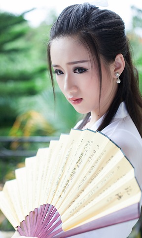 纯爱时代《正妹物语》美女档案之采薇