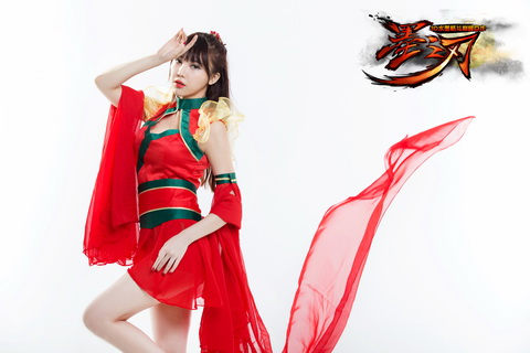  单身宅男福利《墨之刃》梦妮gabby美图大秀火辣身 